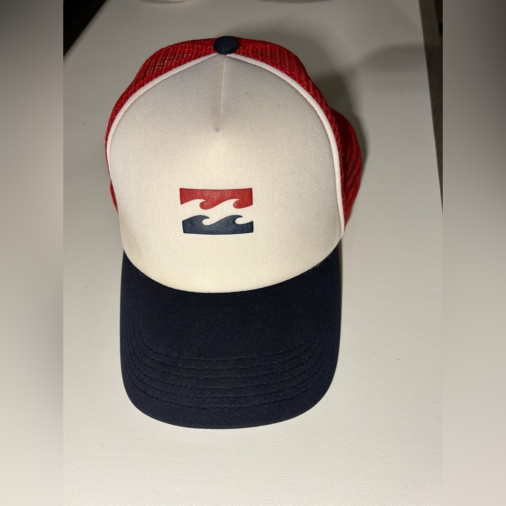 Billabong Podium Trucker Hat like new! 🔥